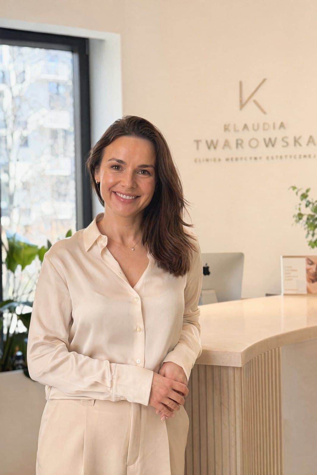 Dlaczego 42% klientek dzwoni po godzinach pracy salonu